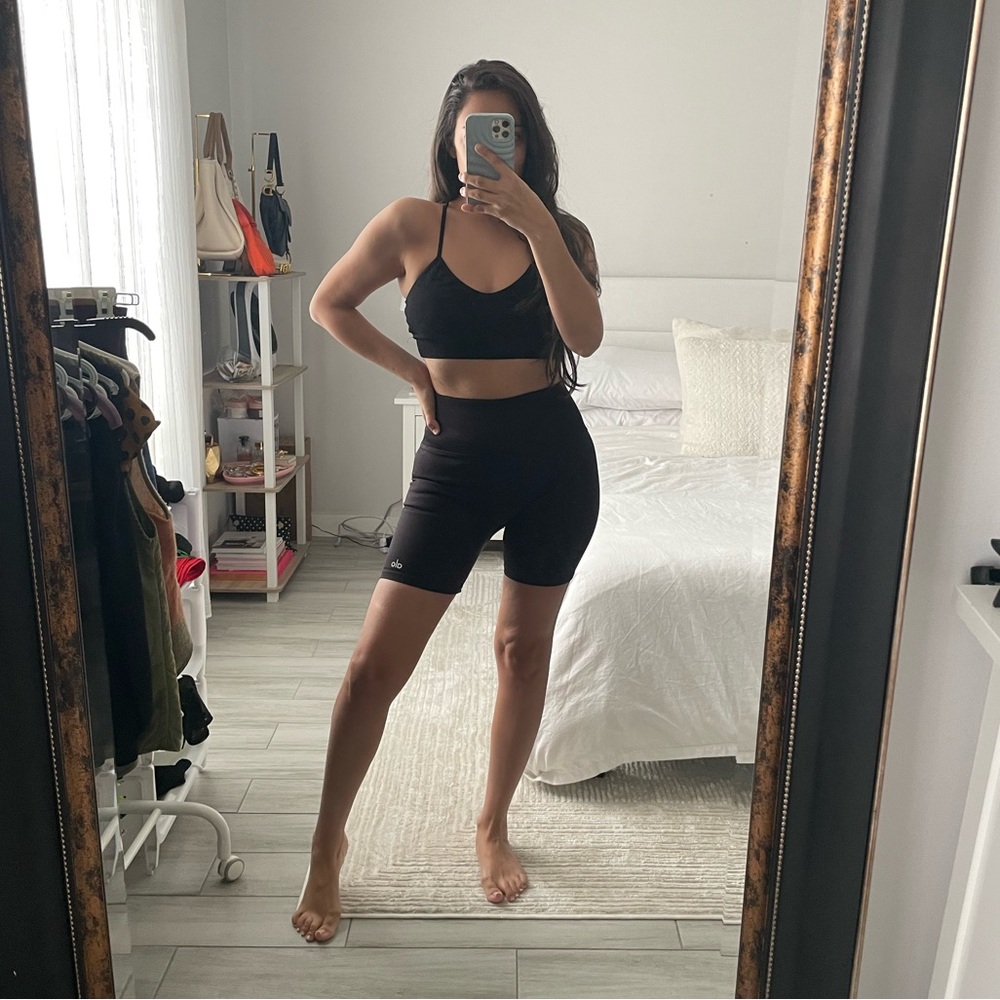 ALO YOGA Women's Black Biker Shorts